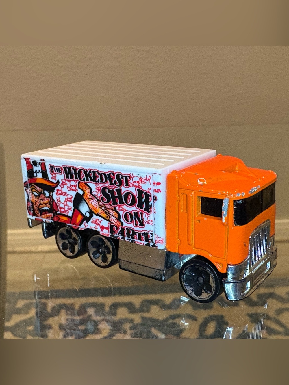 HOT WHEELS 1991 Panel Truck “THE WICKEDEST SHOW ON EARTH” 1:64 Diecast Truck
